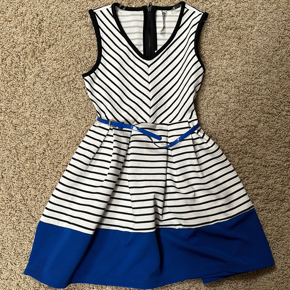 NWT belted chevron stripe girls dress | Size 10